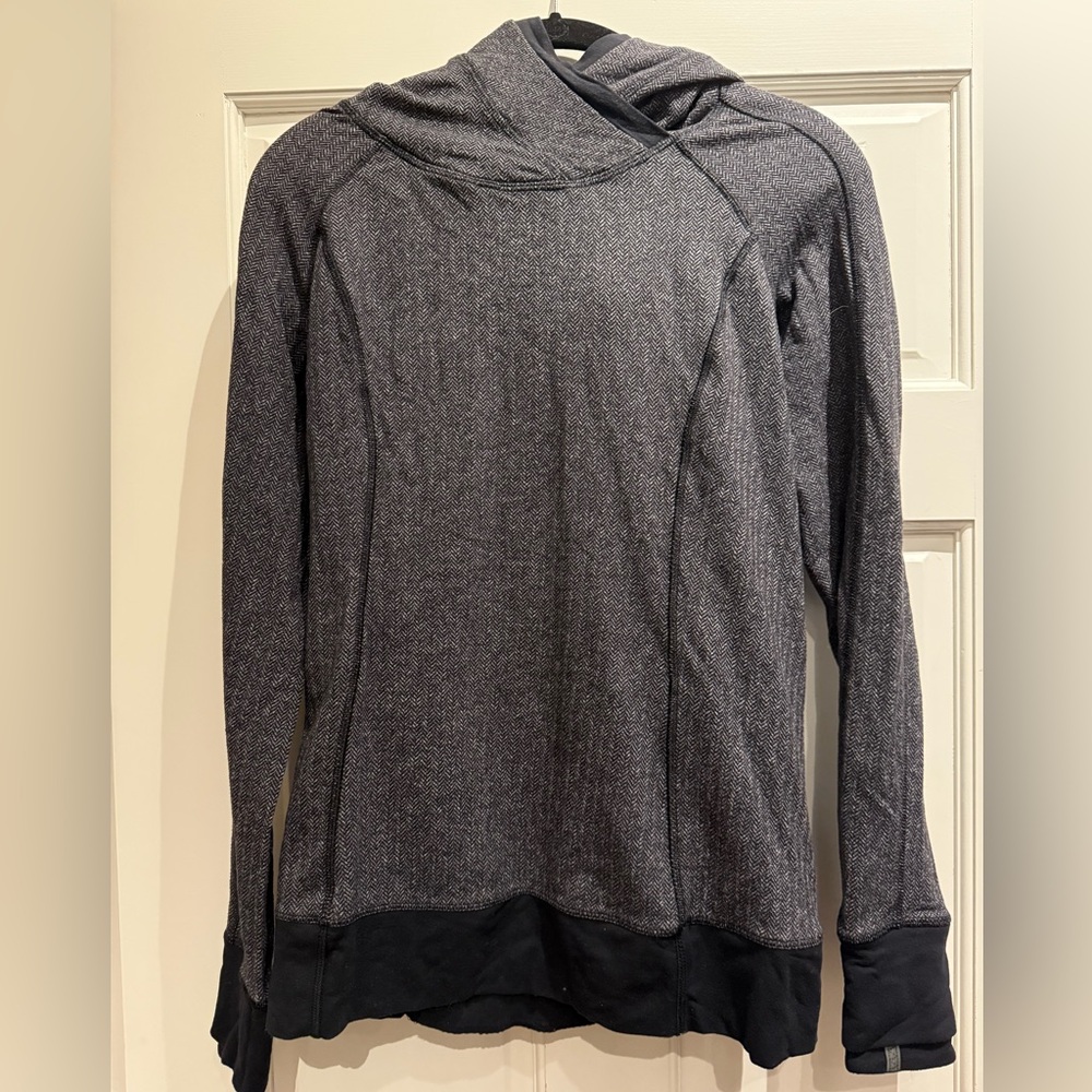 Lululemon Women’s Gray Black Herringbone Hooded Baselayer